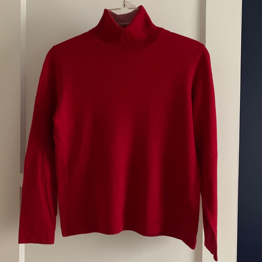 Red silk cashmere turtleneck sweater